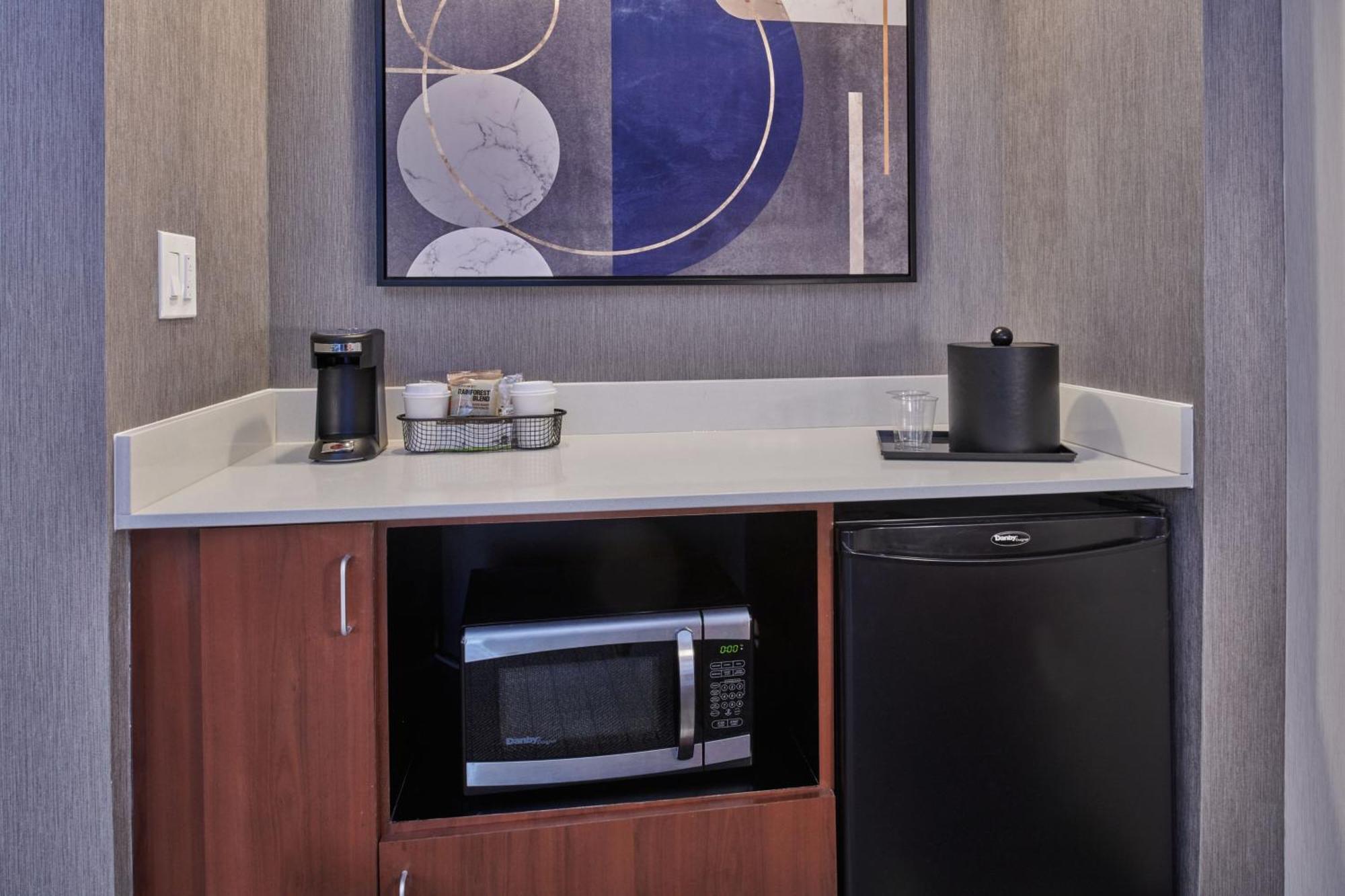 Hotel Courtyard By Marriott Detroit Livonia Esterno foto