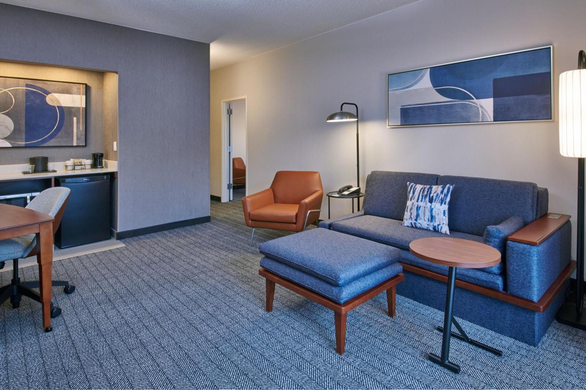 Hotel Courtyard By Marriott Detroit Livonia Esterno foto