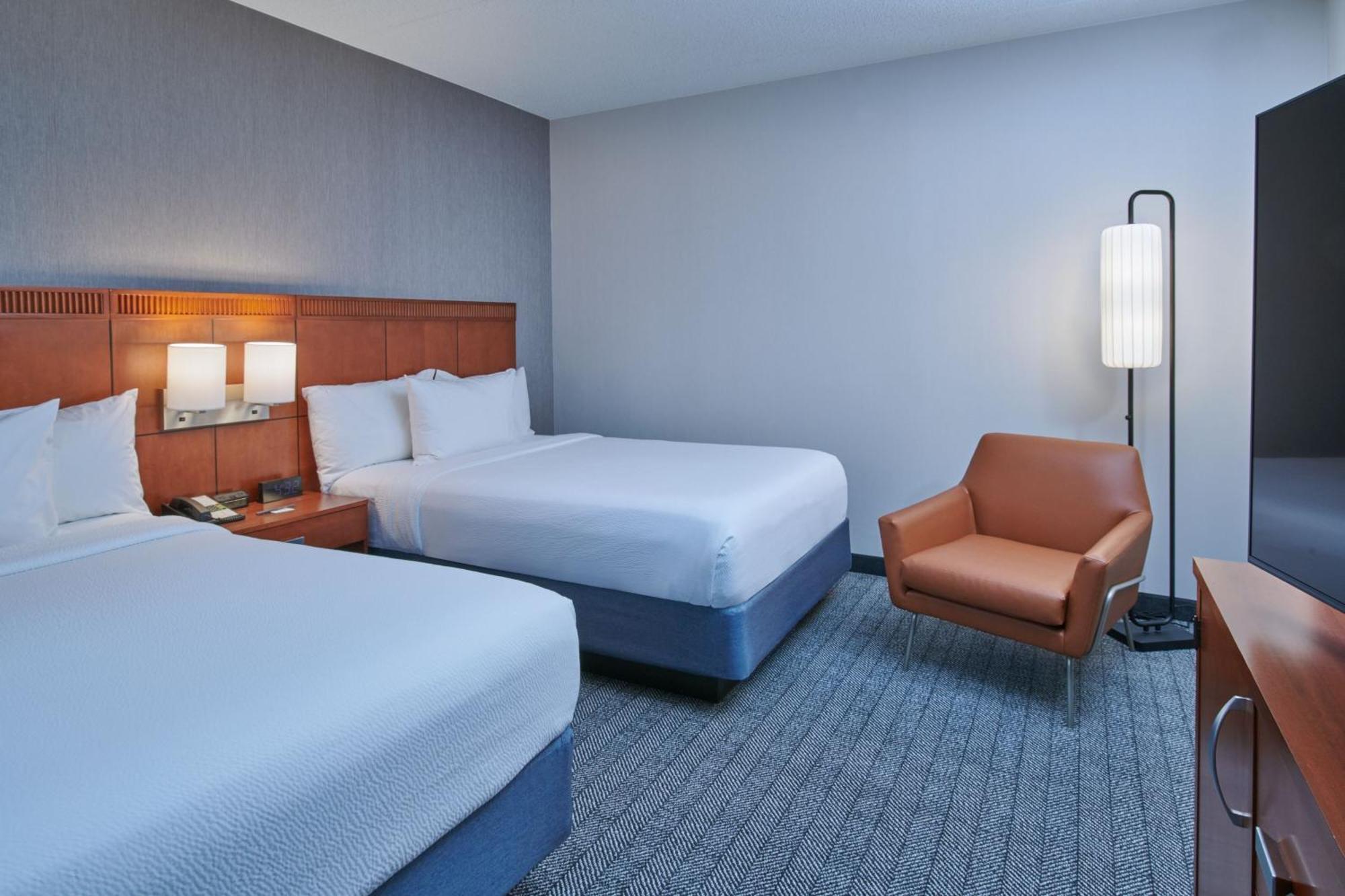Hotel Courtyard By Marriott Detroit Livonia Esterno foto