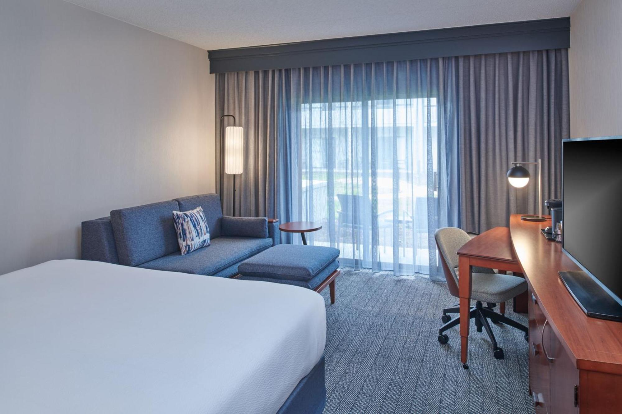 Hotel Courtyard By Marriott Detroit Livonia Esterno foto