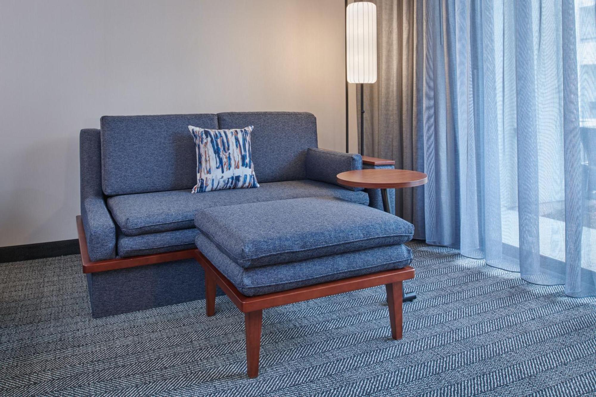 Hotel Courtyard By Marriott Detroit Livonia Esterno foto