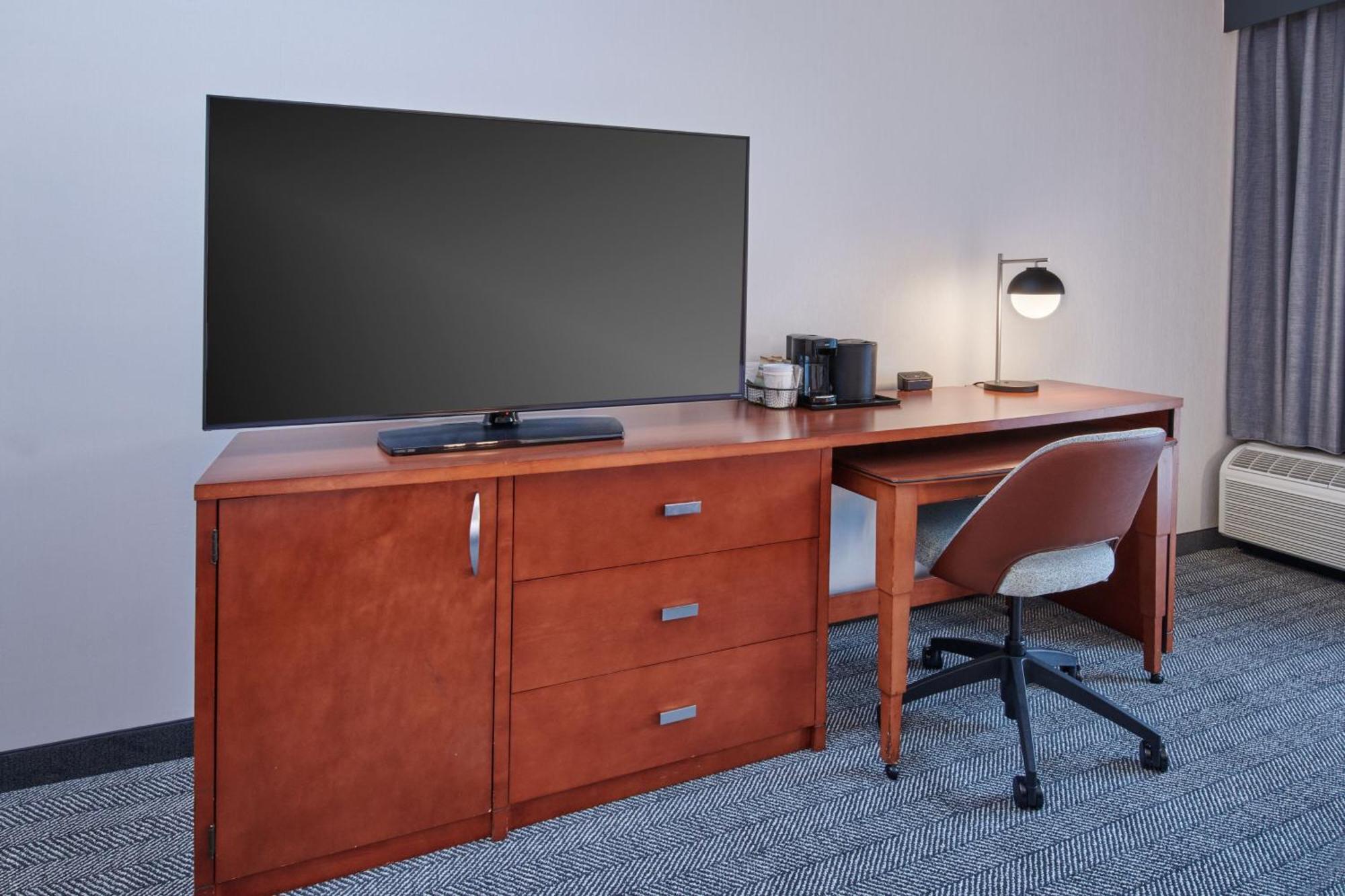 Hotel Courtyard By Marriott Detroit Livonia Esterno foto