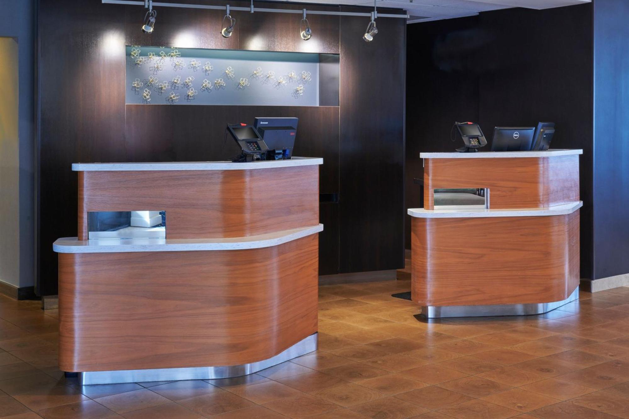 Hotel Courtyard By Marriott Detroit Livonia Esterno foto