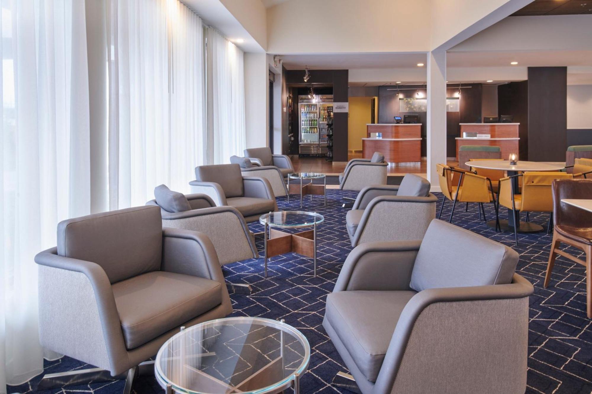 Hotel Courtyard By Marriott Detroit Livonia Esterno foto