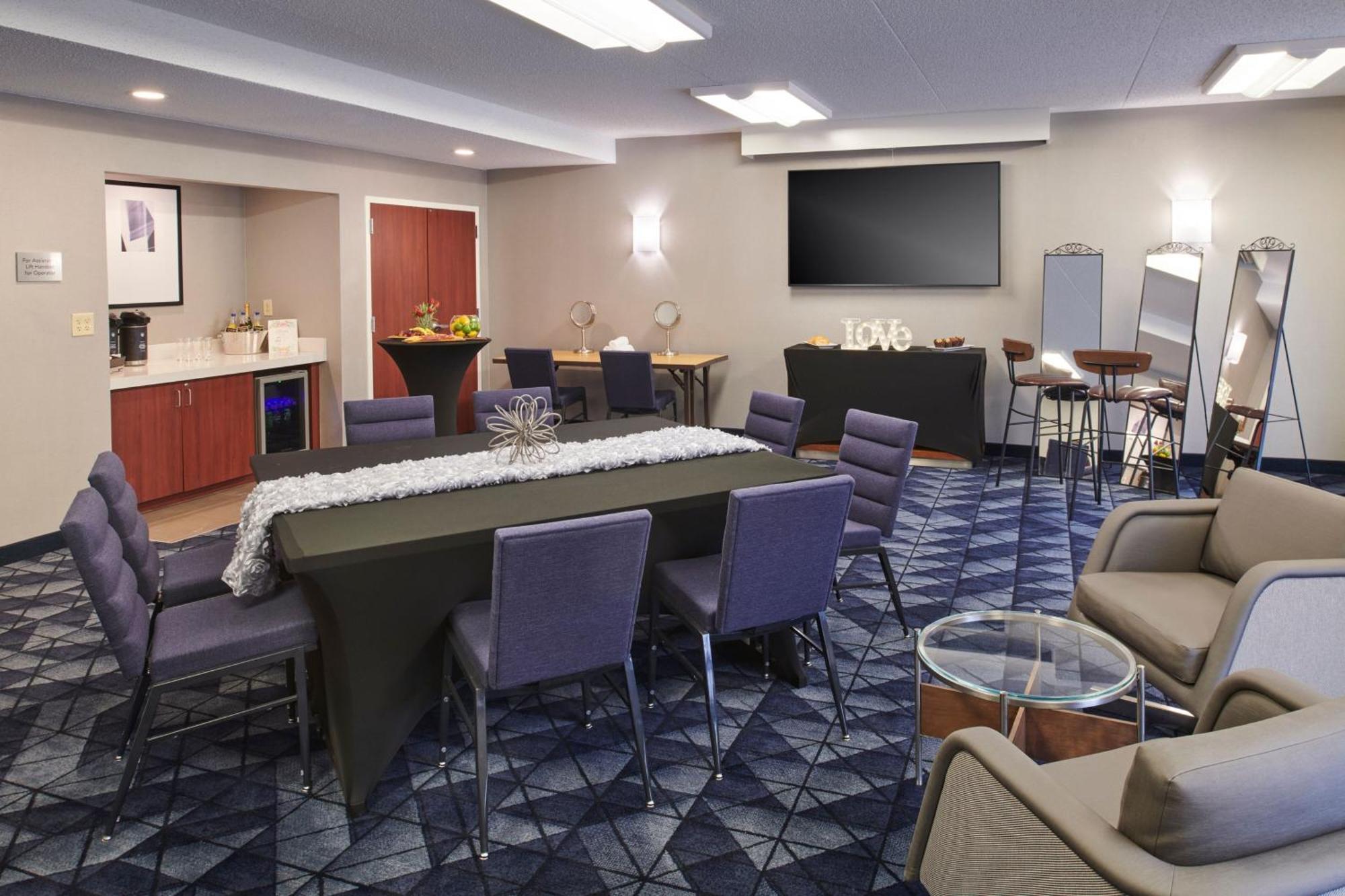 Hotel Courtyard By Marriott Detroit Livonia Esterno foto
