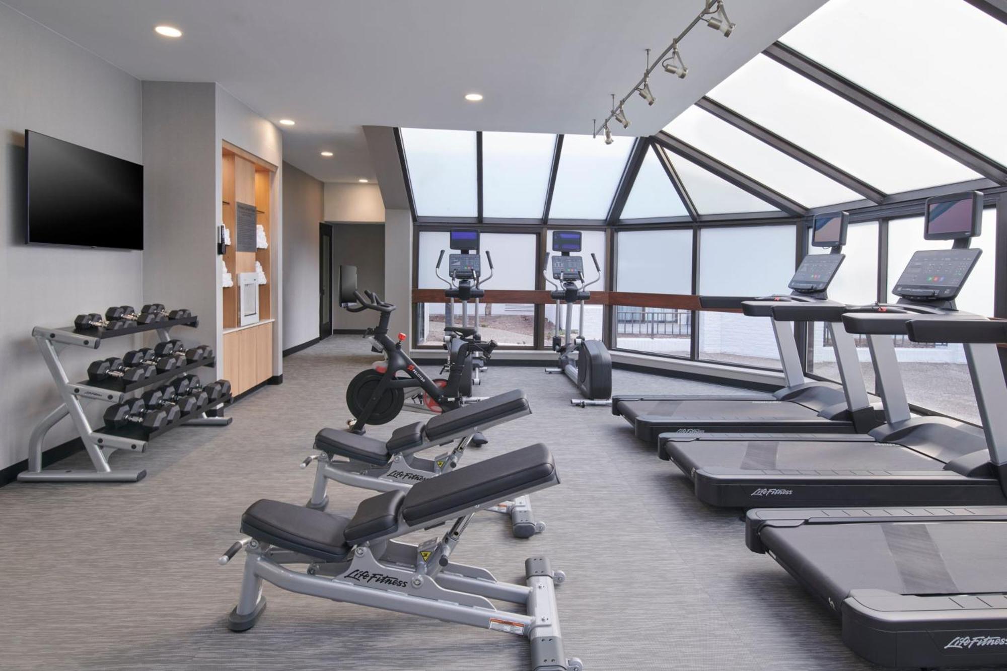 Hotel Courtyard By Marriott Detroit Livonia Esterno foto