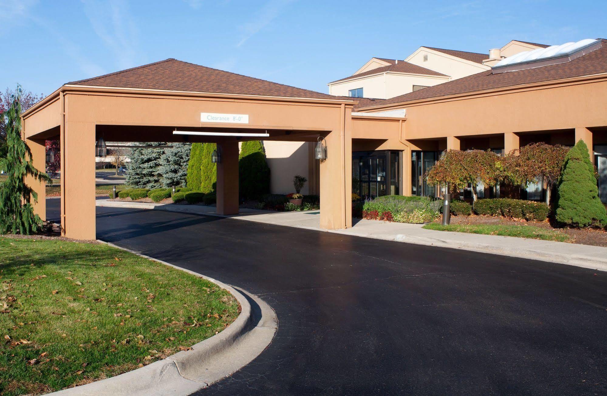 Hotel Courtyard By Marriott Detroit Livonia Esterno foto